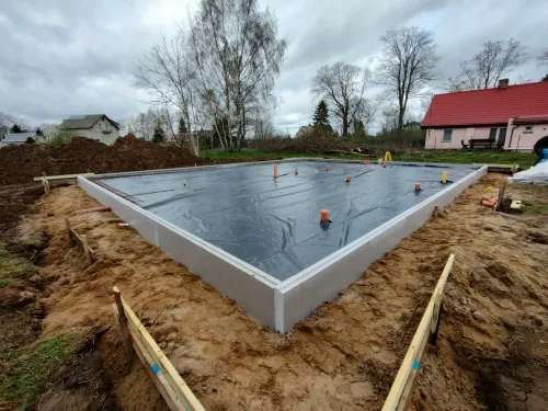 Wymiana gruntu pod płytę fundamentową – woj. pomorskie